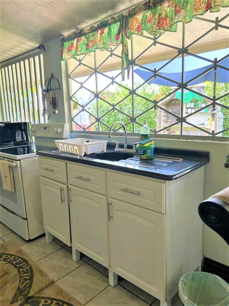 Casa Sophia 3 Listings Apartment 1 Or Apartment 2 Separately Or Apt 1 And 2 Together All With Fo Internet Guápiles 外观 照片
