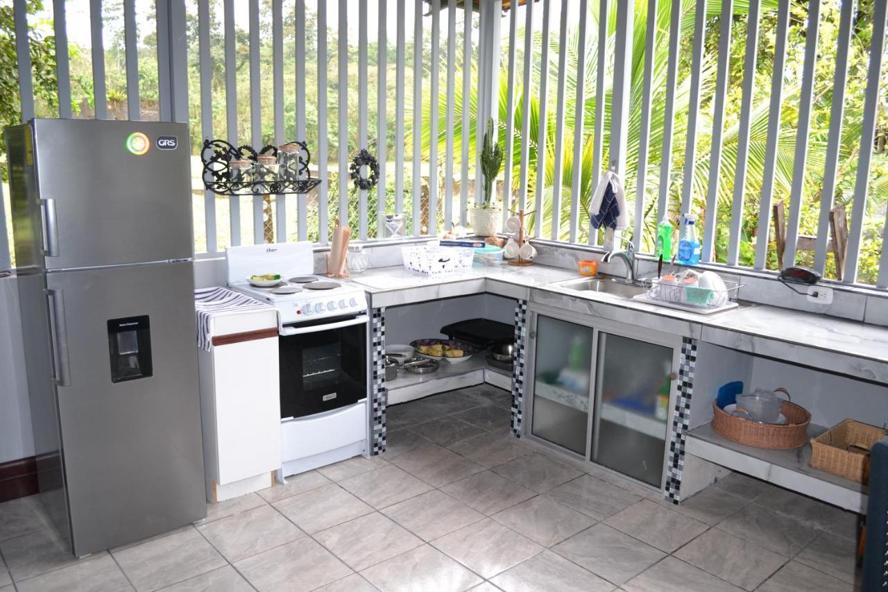 Casa Sophia 3 Listings Apartment 1 Or Apartment 2 Separately Or Apt 1 And 2 Together All With Fo Internet Guápiles 外观 照片